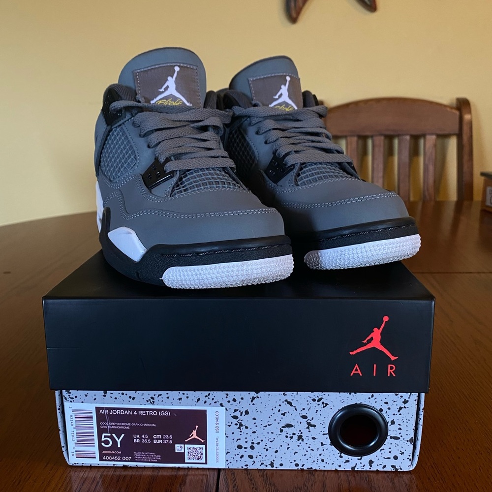 Air Jordan Retro 4 “Cool Grey”